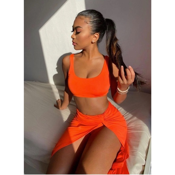 🌹Two piece Crop top & Maxi Skirt - Picture 3 of 4